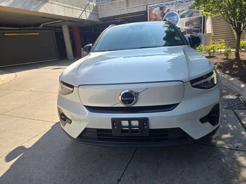 Used 2023 Volvo XC40 Recharge Plus w/ Protection Package Premier AWD/4WD image 2