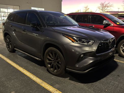 Certified 2025 Toyota Highlander Limited image 4
