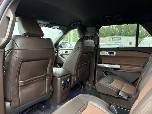 Used 2022 Ford Explorer King Ranch RWD image 12