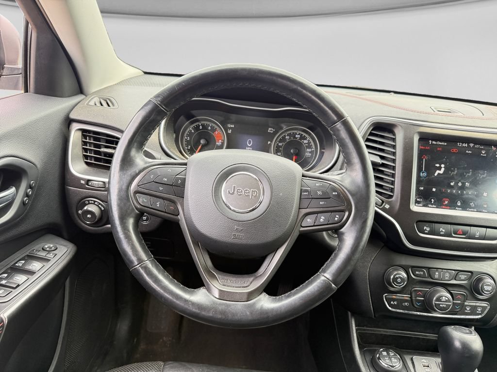 Used 2019 Jeep Cherokee Trailhawk AWD/4WD image 15