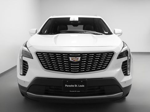 Used 2021 Cadillac XT4 Premium Luxury w/ Cold Weather Package AWD/4WD image 8