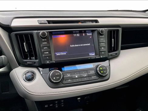 Used 2017 Toyota RAV4 Limited image 8