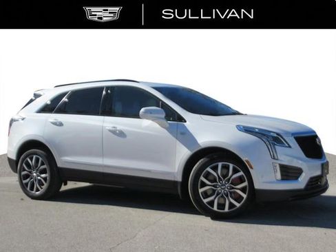 Certified 2025 Cadillac XT5 Sportv w/ Technology Package image 2
