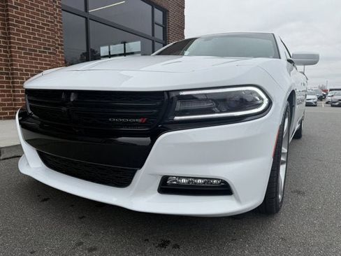 Used 2017 Dodge Charger R/T image 10