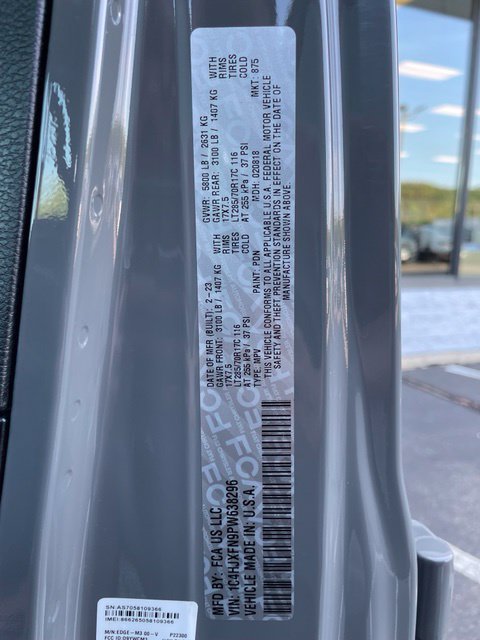 Used 2023 Jeep Wrangler Unlimited Rubicon AWD/4WD image 35