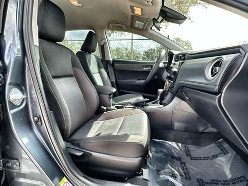 Used 2018 Toyota Corolla LE image 9