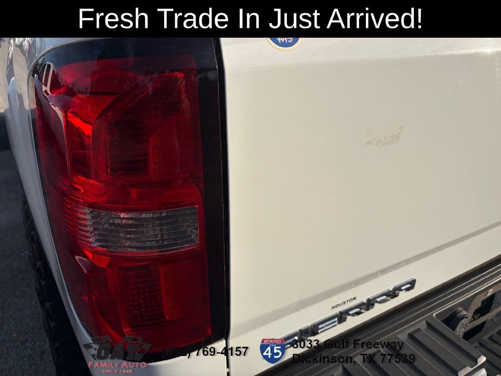 Used 2017 GMC Sierra 2500 Denali w/ Duramax Plus Package AWD/4WD image 11