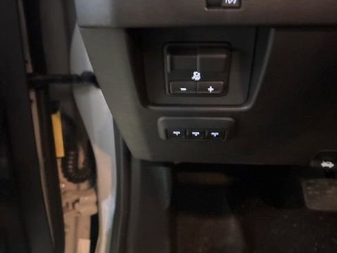 New 2026 Chevrolet Colorado Trail Boss w/ Off-Road Front Bumper Package AWD/4WD image 21