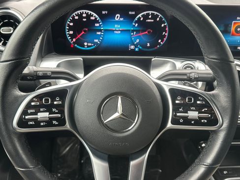 Certified 2022 Mercedes-Benz GLB 250 4MATIC image 23