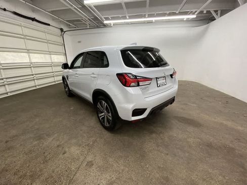 Used 2025 Mitsubishi Outlander Sport ES AWD/4WD image 4