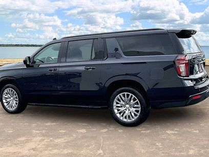 Used 2023 Chevrolet Suburban RST