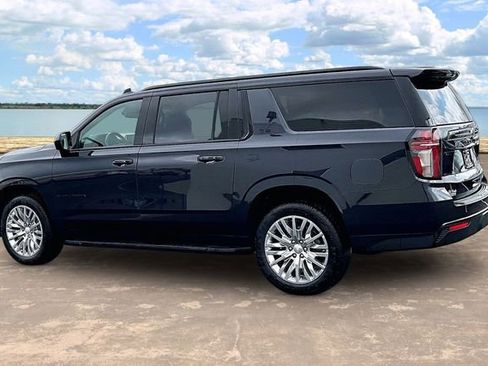 Certified 2023 Chevrolet Suburban RST AWD/4WD image 4