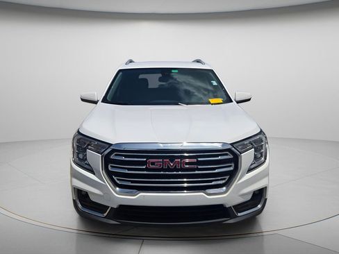 Used 2023 GMC Terrain SLT FWD image 3