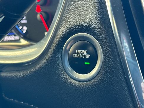 Used 2023 Chevrolet Traverse Premier FWD image 24