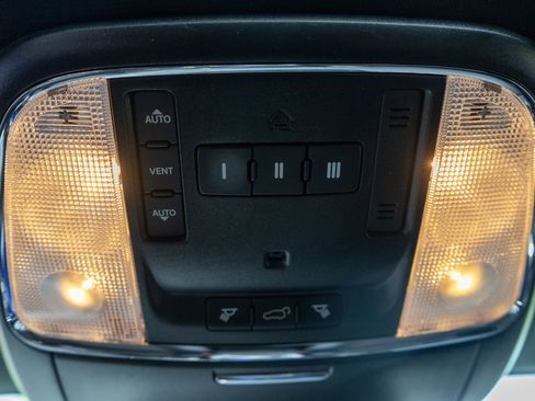 Used 2019 Jeep Grand Cherokee Altitude AWD/4WD image 23