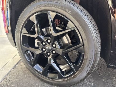 Used 2024 Chevrolet Traverse RS w/ LPO, Floor Liner Package AWD/4WD image 9