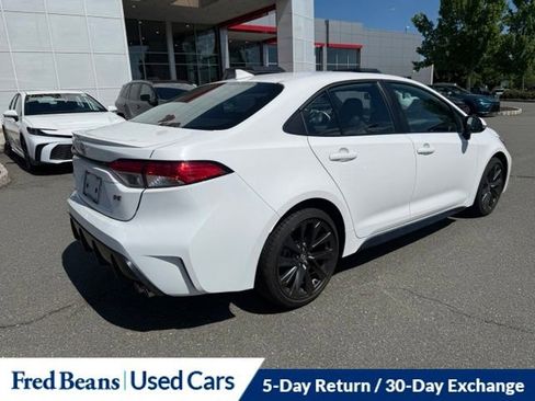 Used 2025 Toyota Corolla SE w/ SE Premium Package FWD image 6