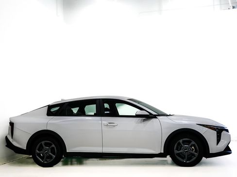 Used 2025 Kia K4 FWD image 4