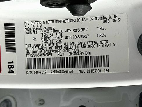 Used 2022 Toyota Tacoma TRD Sport w/ Black Out Package (TMS) AWD/4WD image 31