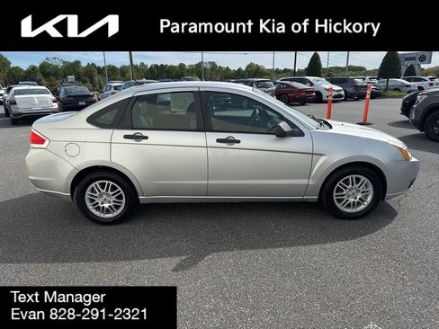 Used 2011 Ford Focus SE w/ 201A Rapid Spec Order Code FWD image 8