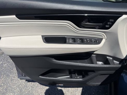 Used 2025 Honda Odyssey EX-L image 12