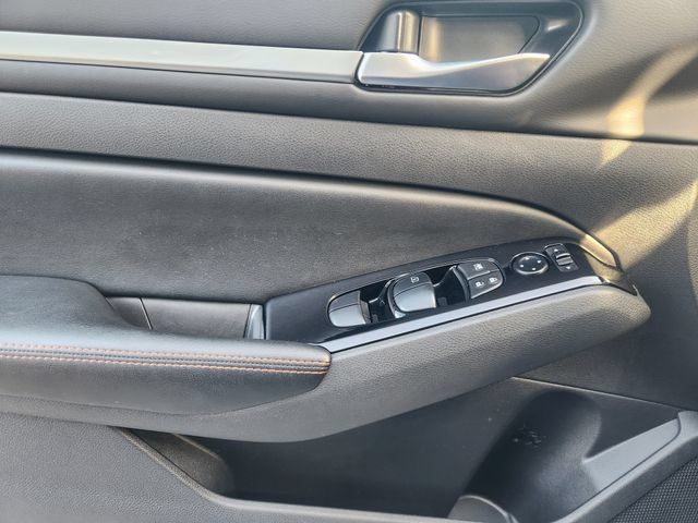 Used 2024 Nissan Altima 2.5 SR FWD image 21