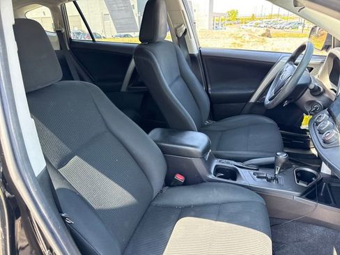 Used 2018 Toyota RAV4 LE w/ Carpet Mat Package AWD/4WD image 13