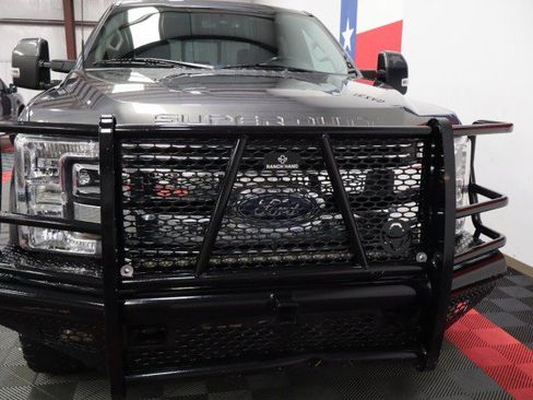 Used 2018 Ford F250 Lariat w/ Lariat Ultimate Package AWD/4WD image 18