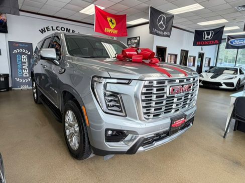 Used 2025 GMC Yukon Denali AWD/4WD image 2