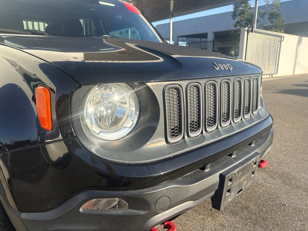 Used 2016 Jeep Renegade Trailhawk AWD/4WD image 3