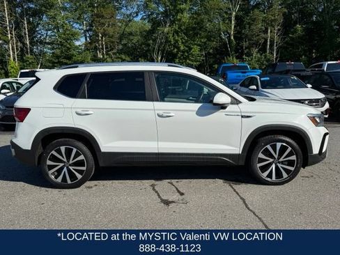Certified 2023 Volkswagen Taos SE w/ Panoramic Sunroof Package FWD image 4