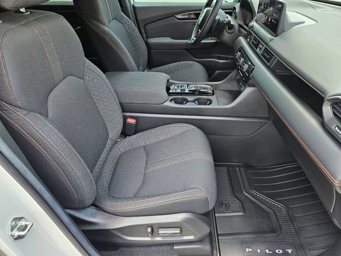 Certified 2026 Honda Pilot Sport image 14