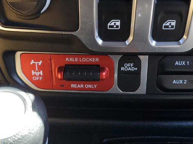 Certified 2025 Jeep Wrangler Sport AWD/4WD image 30