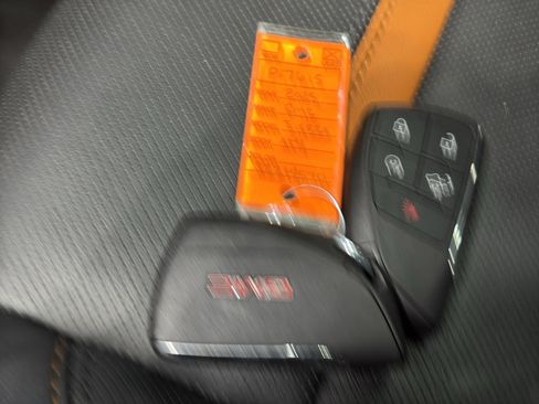 Used 2025 GMC Sierra 1500 AT4 w/ Technology Package AWD/4WD image 48