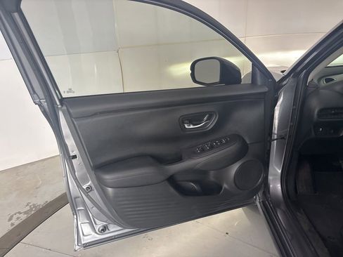 Used 2025 Honda HR-V LX image 9