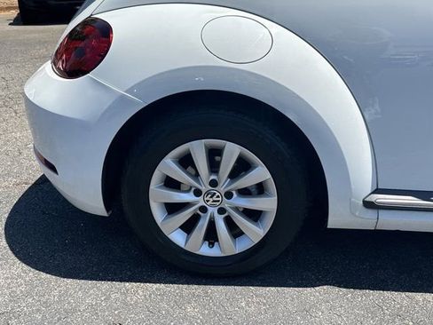 Used 2017 Volkswagen Beetle 1.8T S FWD image 17