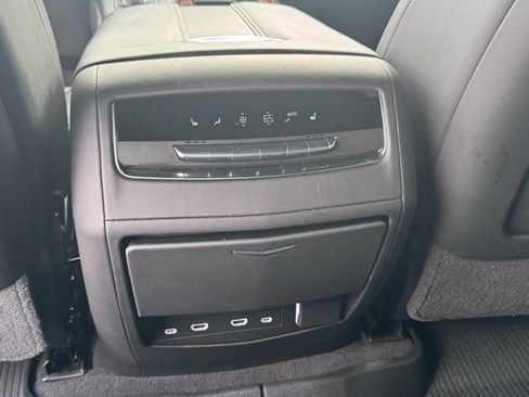 Used 2021 Cadillac Escalade Premium Luxury w/ Performance Package image 20