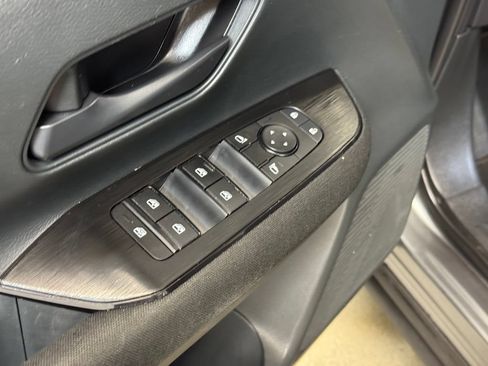 Used 2025 Nissan Kicks S AWD/4WD image 9