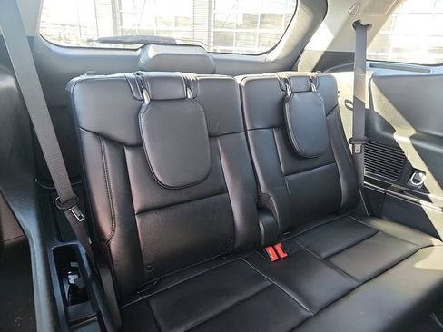 Used 2023 Ford Explorer Limited w/ Equipment Group 301A AWD/4WD image 35