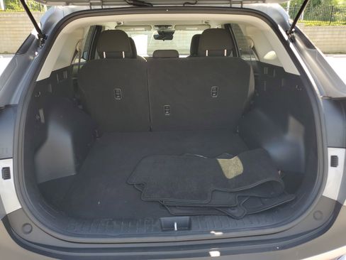 Used 2025 Kia Sportage LX FWD image 9