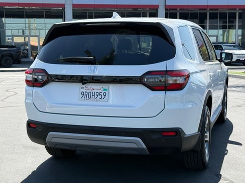 Used 2024 Honda Pilot EX-L image 11