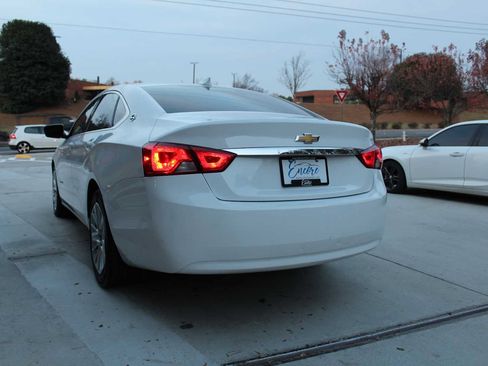 Used 2017 Chevrolet Impala LS image 3