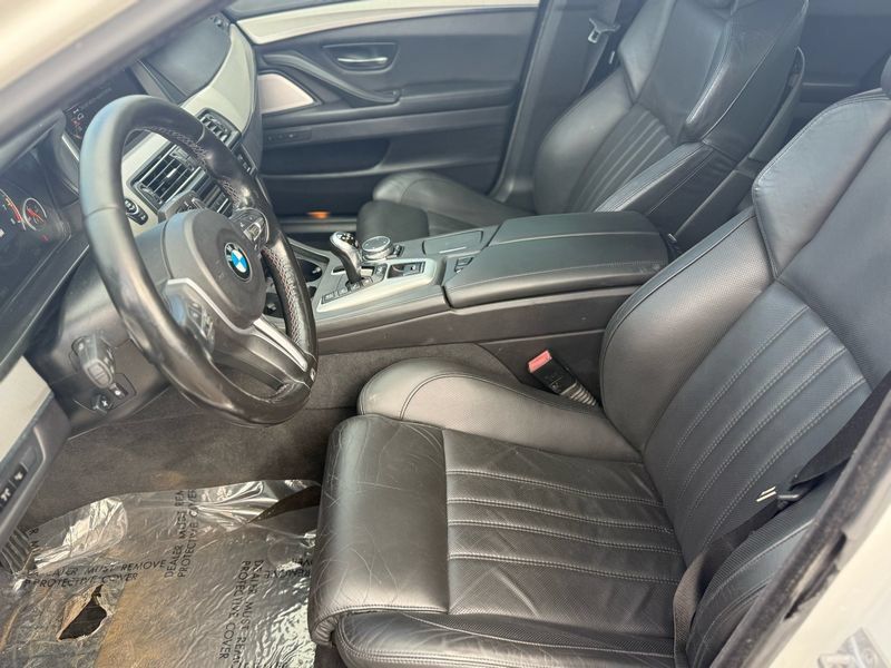 Used 2016 BMW M5 RWD image 17
