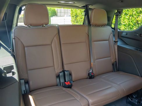 Used 2023 Chevrolet Tahoe High Country AWD/4WD image 25