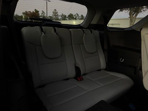 Used 2025 Ford Explorer Platinum w/ Ultimate Package image 27