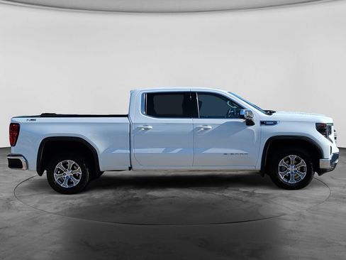 Used 2023 GMC Sierra 1500 SLE w/ X31 Off-Road Package AWD/4WD image 8