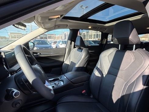 Used 2023 INFINITI QX60 Luxe w/ Performance Audio Package image 17