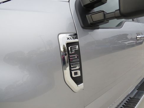 Used 2022 Ford F250 XLT w/ XLT Premium Package image 10