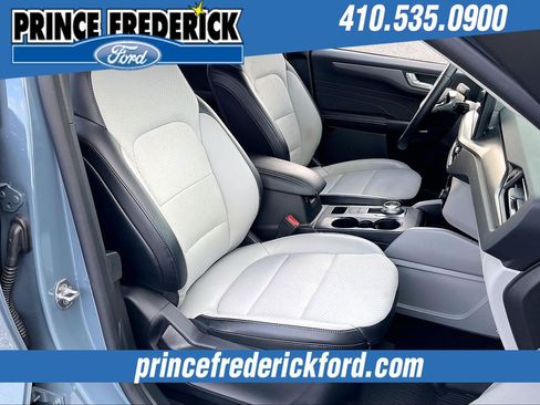 Used 2025 Ford Escape SE image 7