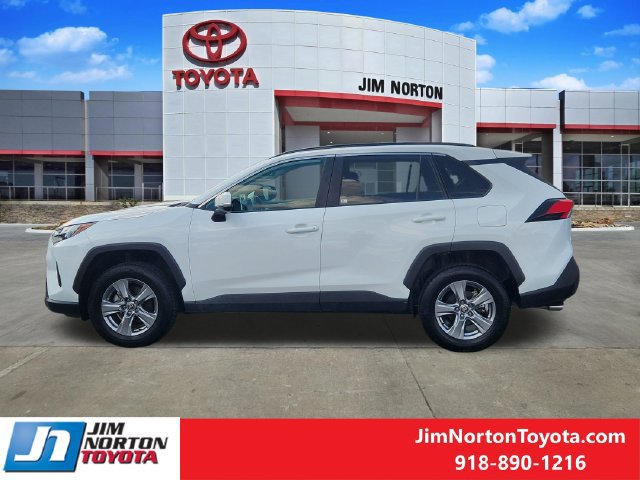 Used 2025 Toyota RAV4 XLE FWD image 4